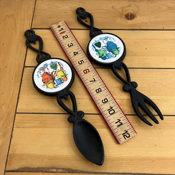 Cast Iron Decorative Spoon & Fork w/ Ceramic Tiles Vintage Kitchen Wall Hanging - Picture 3 of 6